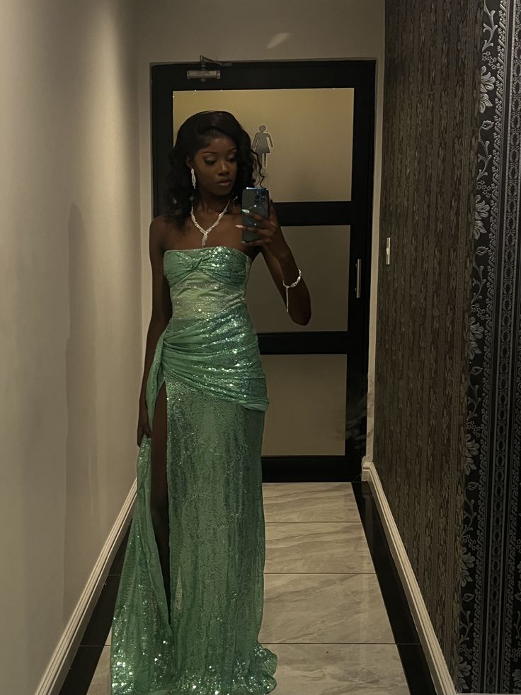 Funkelndes, trägerloses, grünes Meerjungfrauen-Abendkleid mit plissiertem Schlitz am Oberteil, langes Ballkleid für schwarze Mädchen, N638