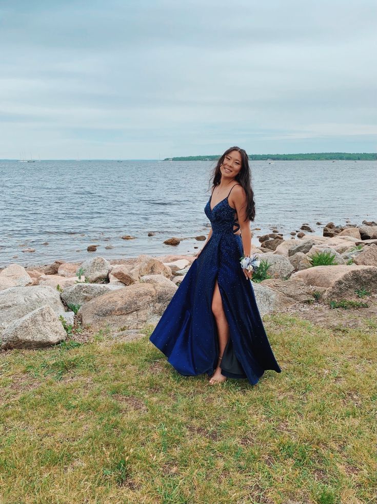 Funkelndes, marineblaues A-Linien-Abendkleid mit Spaghettiträgern, langes, dunkelblaues Abendkleid mit Schlitz (AB733)
