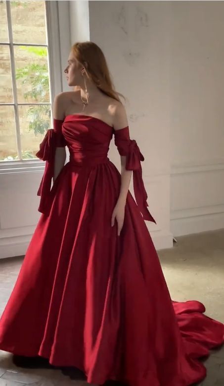 Elegantes, trägerloses, burgunderrotes Satin-Abendkleid für Abschlussball und Tanz N046