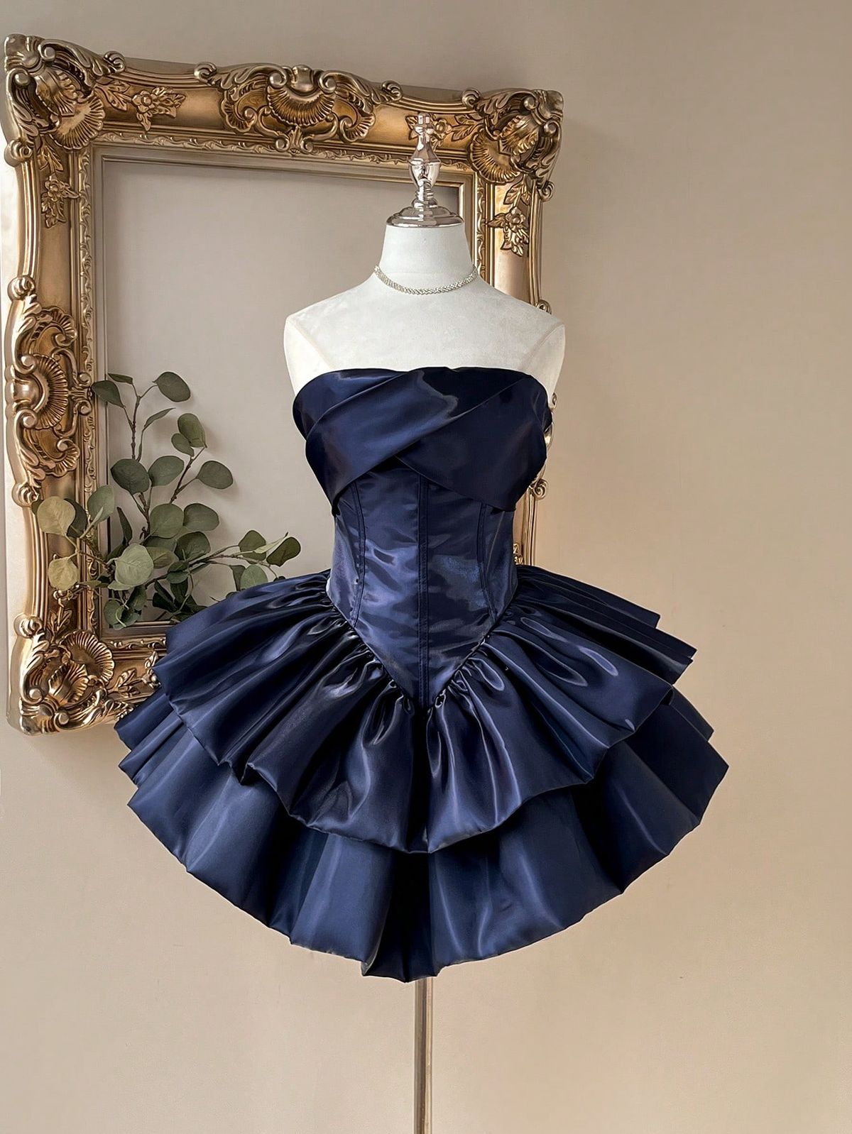 Trägerloses, taillenbetontes, zweilagiges Tortenrockkleid, geeignet für Singles-Partys, Hochzeiten, Abschlussfeiern N2118