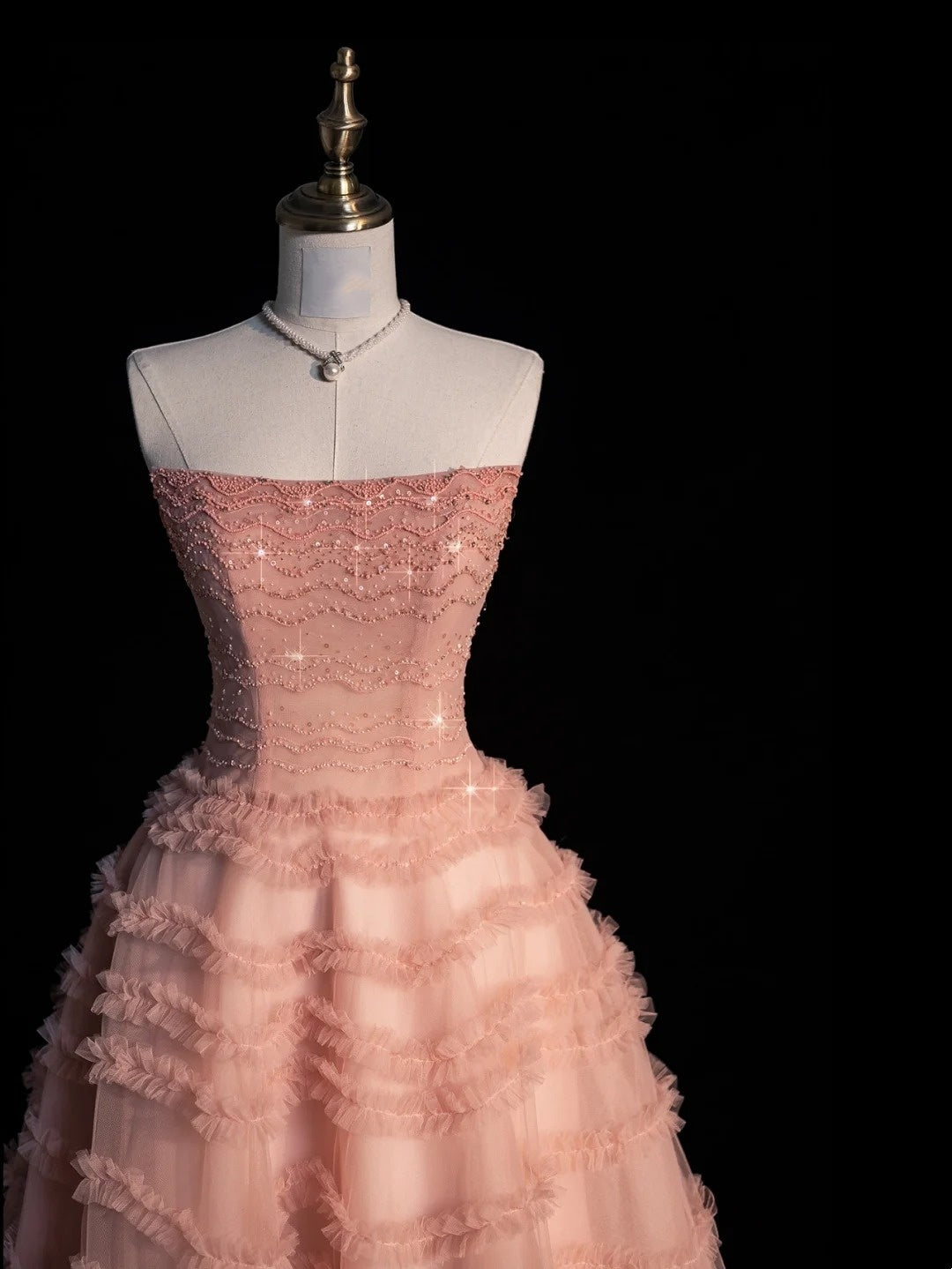 Niedliches, trägerloses Ballkleid aus rosa Tüll für den Abschlussball, langes formelles Kleid für die High School, N1273