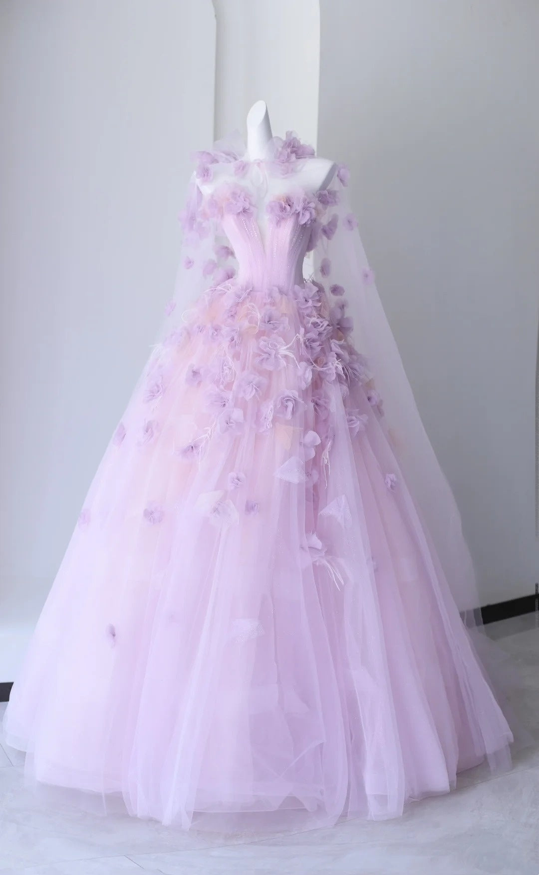 Wunderschöne Ballkleider für den Abschlussball, herzförmiger Ausschnitt, Tüll, Flieder mit Blumen, langes Abendkleid N2924