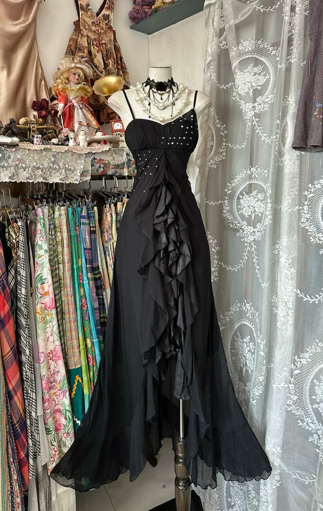 Robe de soirée longue vintage sirène à fines bretelles en mousseline noire, idéale pour un anniversaire ou un bal de promo (N1729)