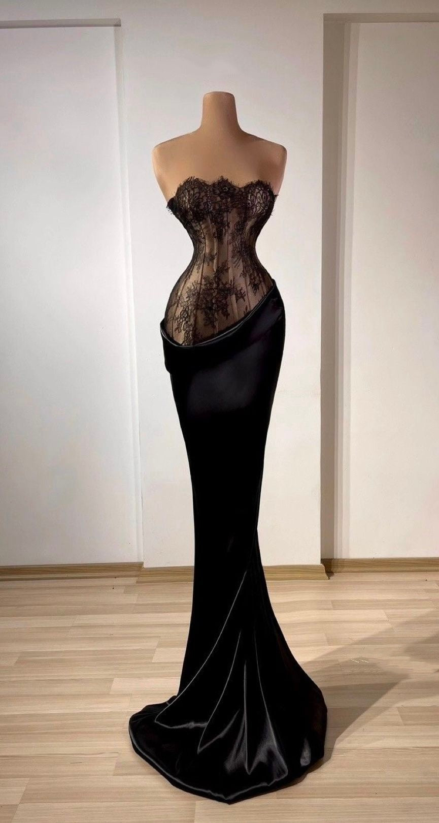 Sexy, elegantes, trägerloses Samt-Bodycon-Abendkleid für Damen, schwarzes Maxikleid, ideal für Teenager und als Party-Outfit (AB1194)