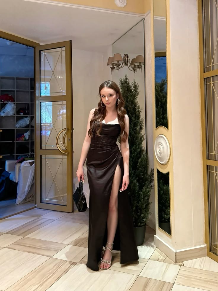 Elegantes, schlichtes, schwarzes Meerjungfrauen-Abendkleid mit Schlitz für Teenager (AB2112)