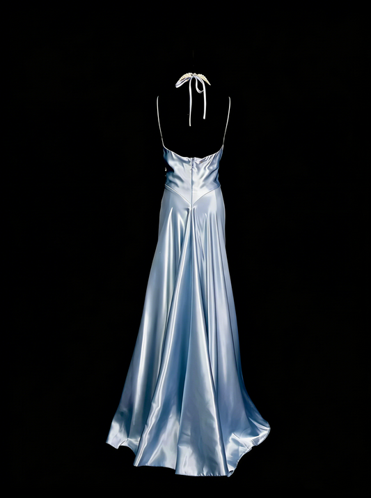 Robe de bal longue vintage années 80, coupe trapèze, dos nu, en satin bleu ciel clair, sans manches, référence N1446