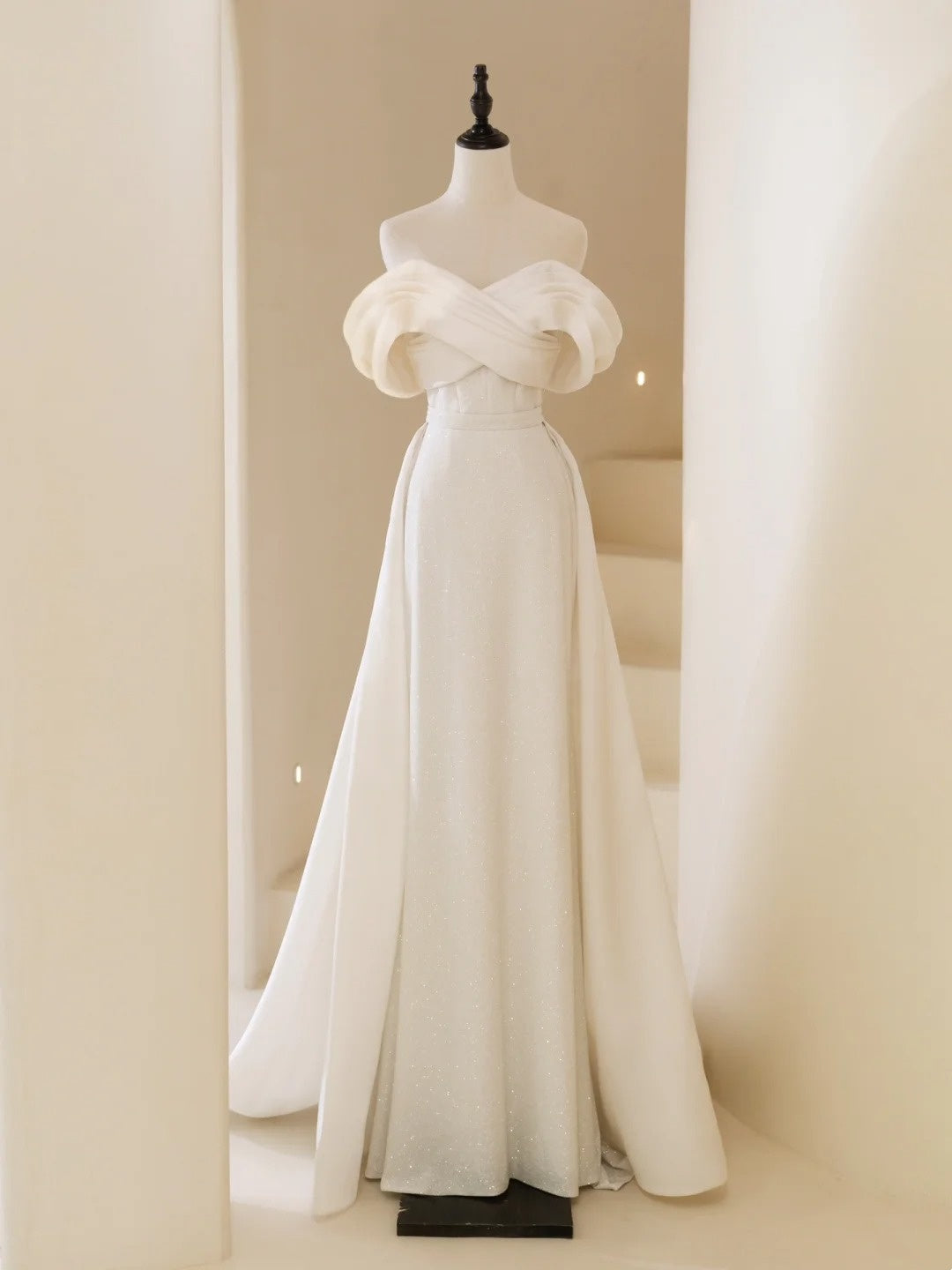 Klassisches Meerjungfrauen-Brautkleid, schulterfrei, aus weißem Satin mit kurzen Ärmeln, langes Brautkleid N234