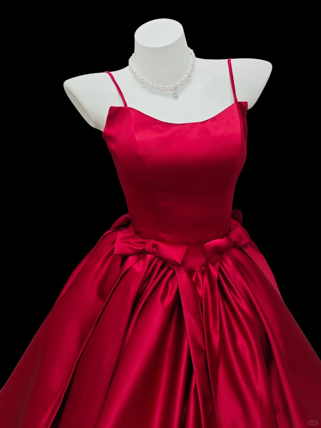 Romantisches Ballkleid Spaghettiträger Roter Satin Abschlussball Kurz Abschlussfeier Homecoming Kleider N4514