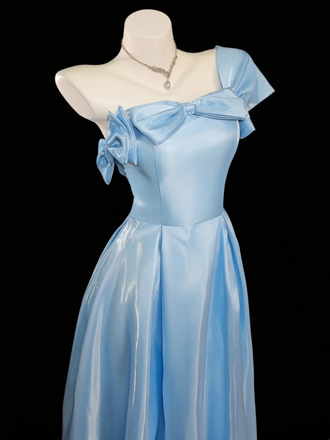 Robes de bal de princesse Robes de soirée longues bleues coupe A asymétriques N4537