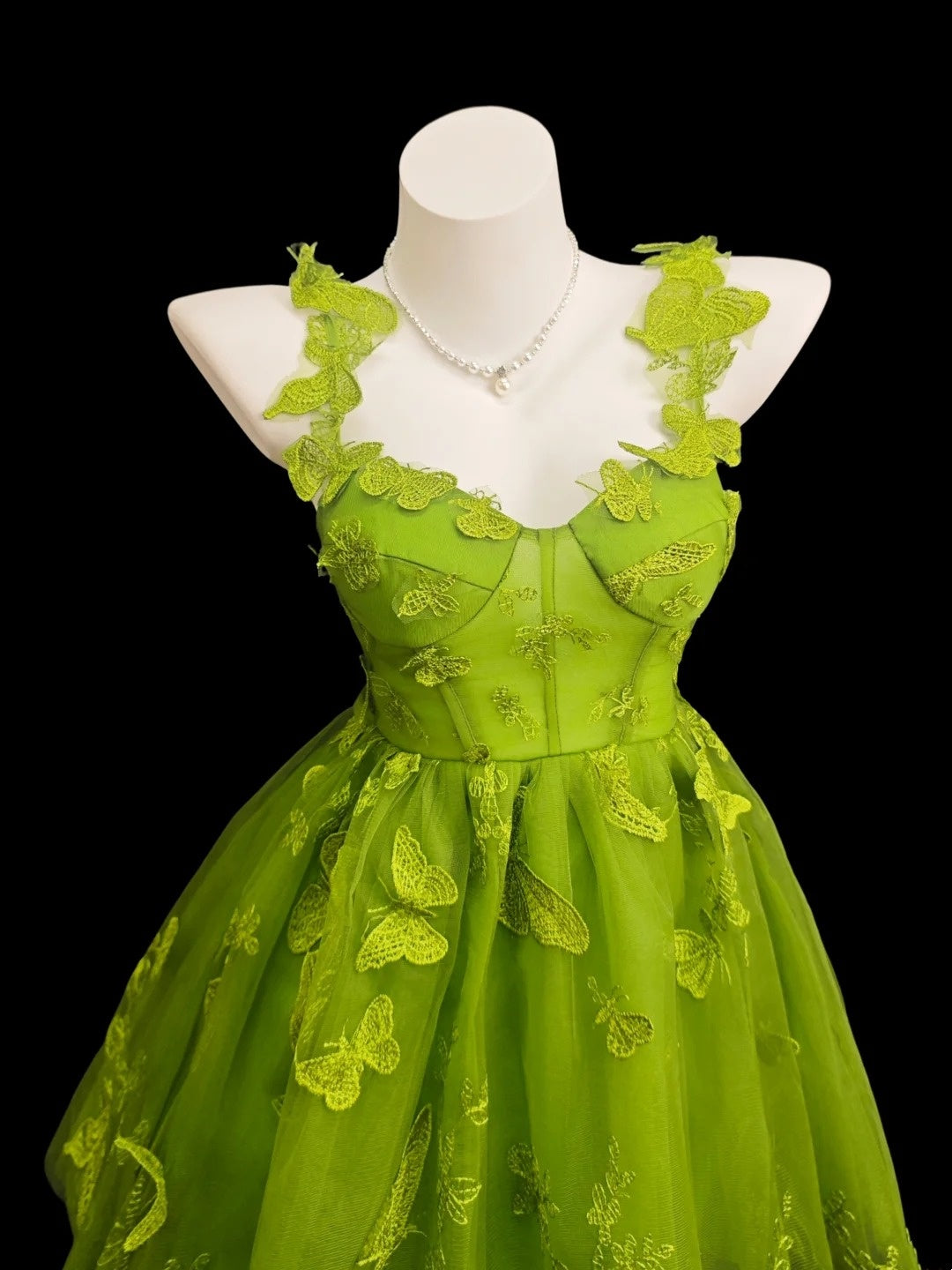 Robe de bal romantique à fines bretelles en tulle vert et dentelle pour bal de promo, remise des diplômes, bal de fin d'année (lycée) N4501