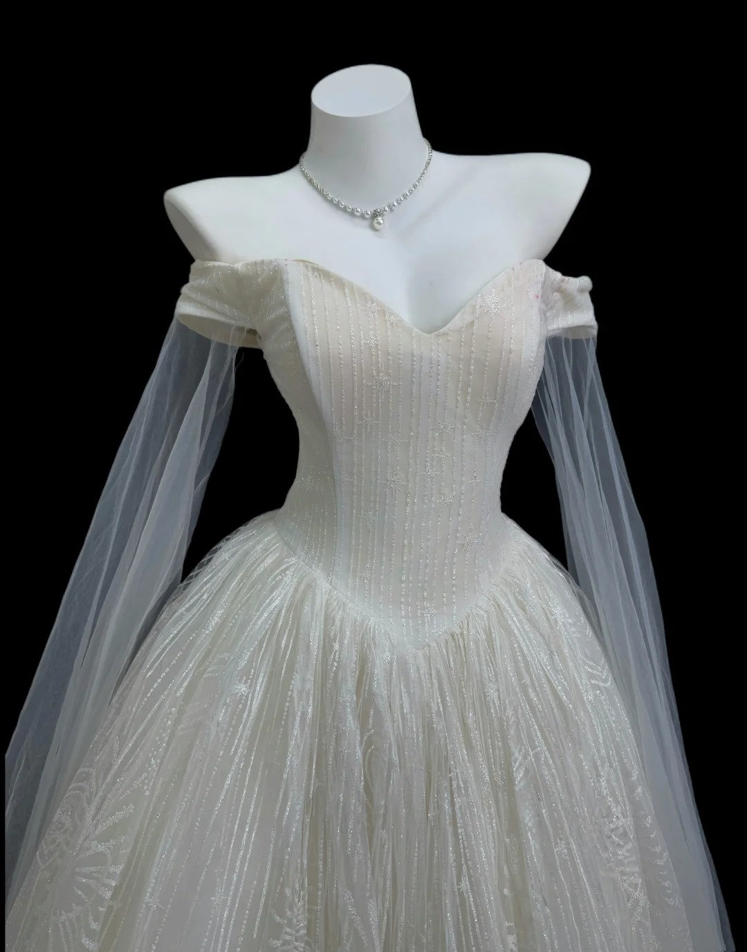 Élégante Robe de Bal Épaule Dénudée Paillettes Blanches Avec Cape Robe de Mariée Robes de Mariée Longues RB4463