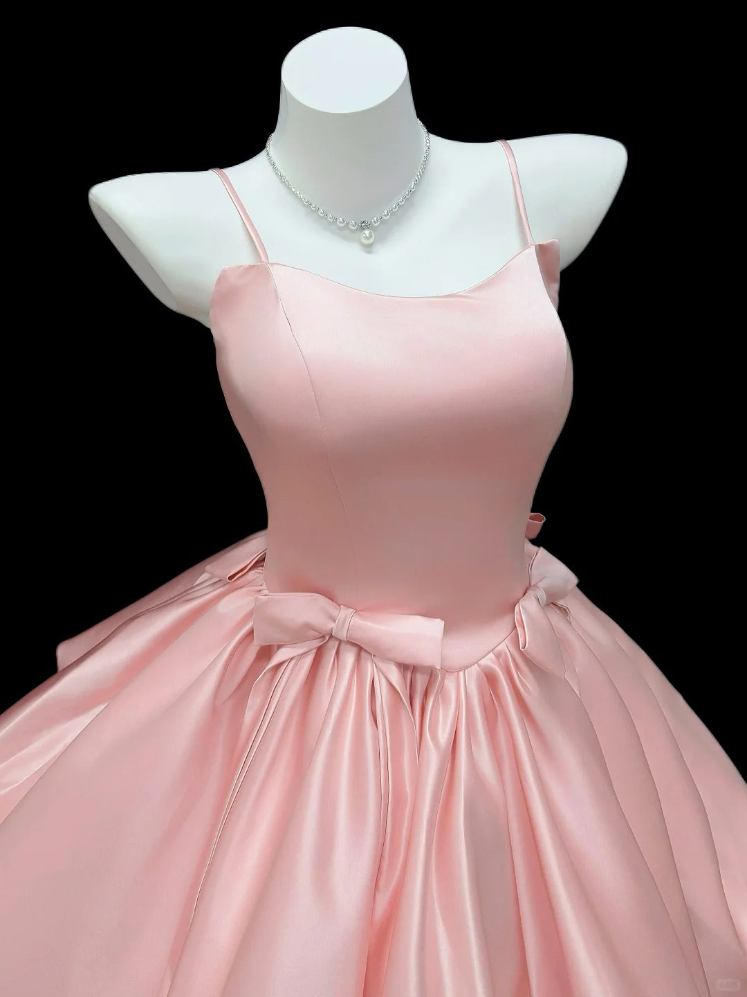 Robe de bal romantique à fines bretelles en satin rose sauge - Inspiration senior - Robes de bal de promo et de rentrée des classes N4498