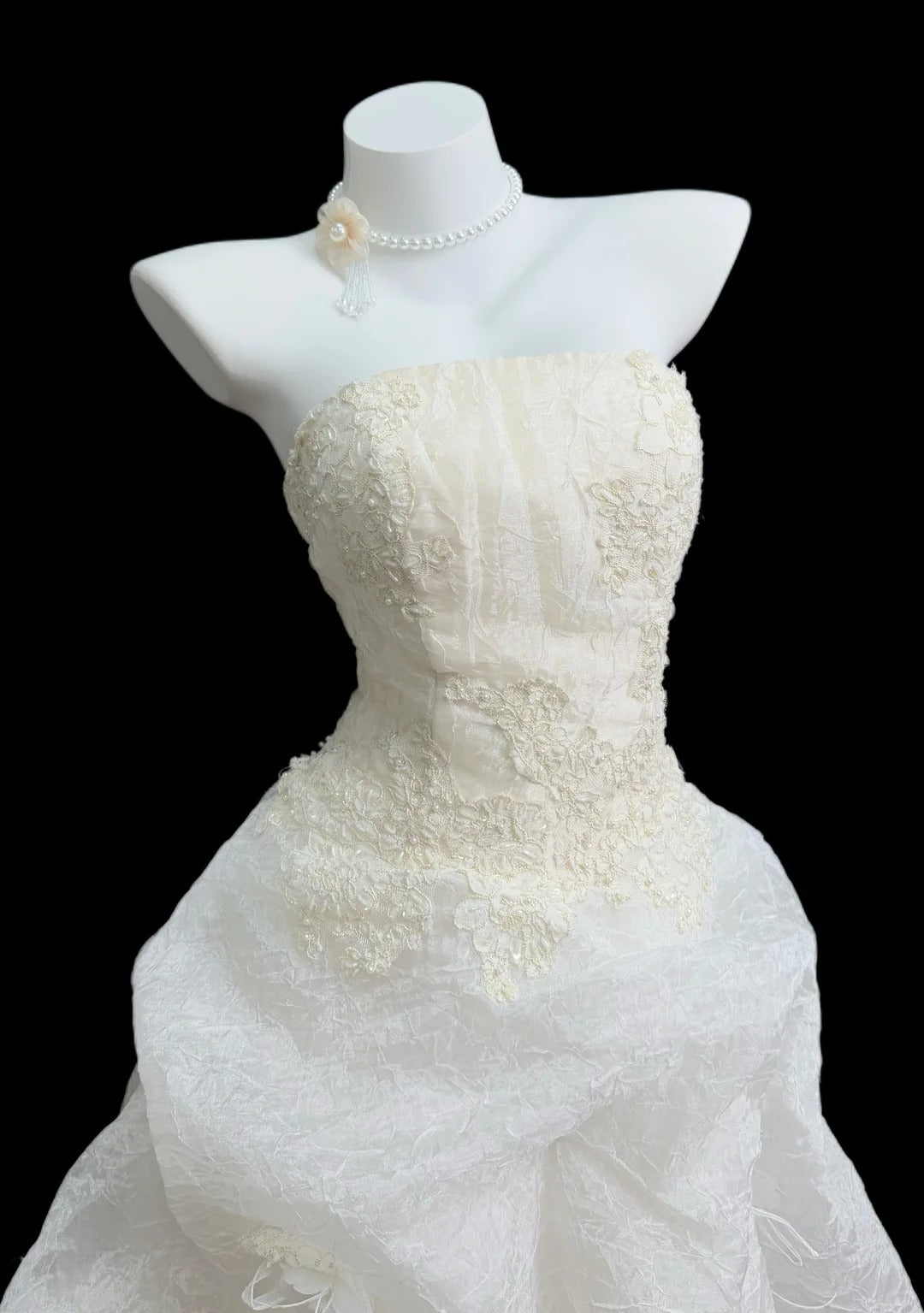 Robes de mariée chics Robe de bal sans bretelles sans manches Jardin Blanc Dentelle Robe de mariée vintage N4511