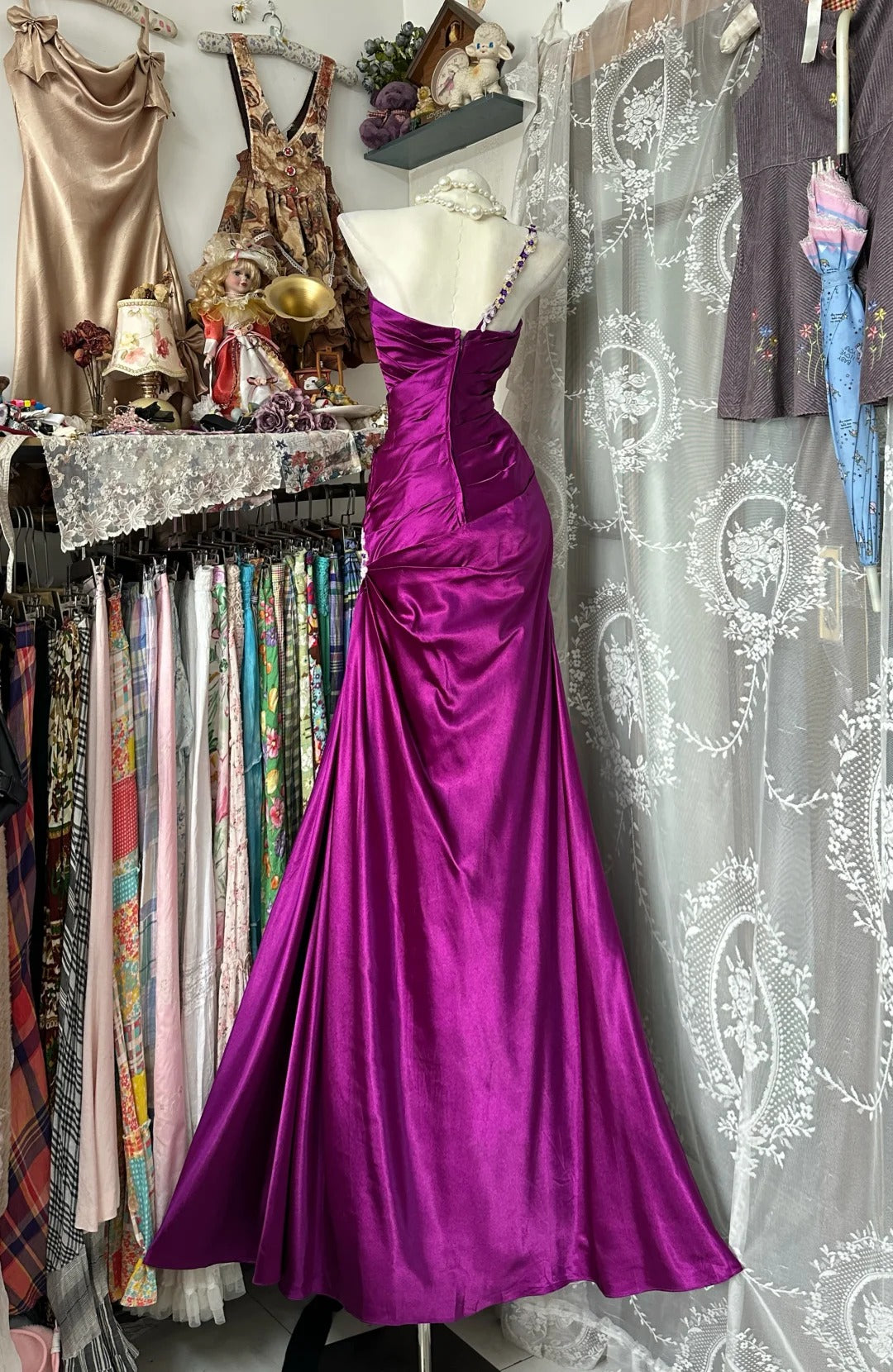 Elegantes Meerjungfrauen-Abendkleid mit One-Shoulder-Schulter in Traubenfarbe, formelles Geburtstags- oder Ballkleid N1701