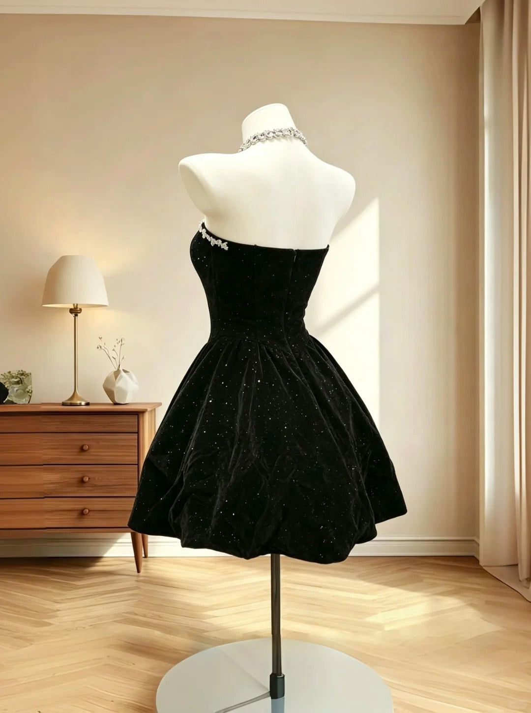 Süßes Ballkleid Trägerlos Kleines Schwarzes Samt Mini Inspo Abschlussball Kurz Party Formelle Heimkehrkleider RB3065