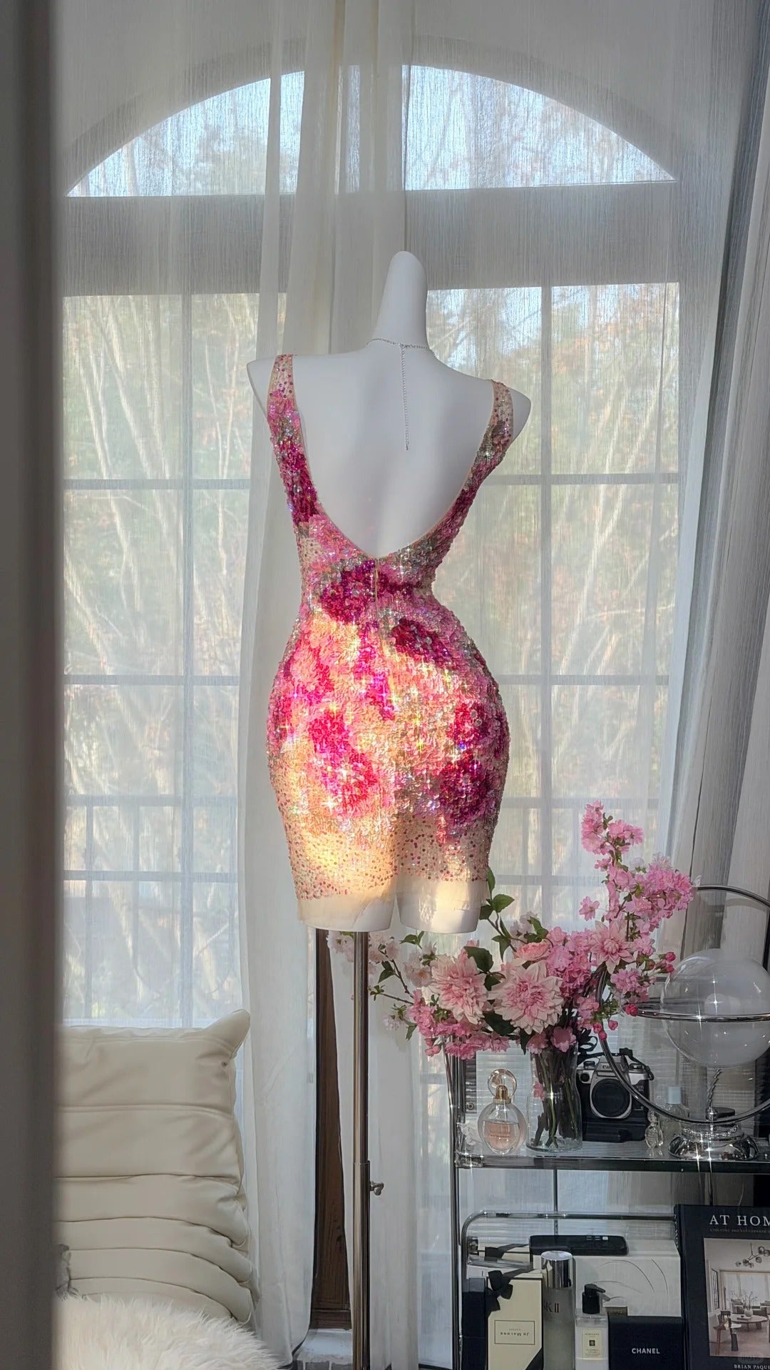 Süße Scheide V-Ausschnitt Hot Pink Pailletten-Ideen für Frauen zum 16. Geburtstag Kleid Heimkehr-Outfits N3536