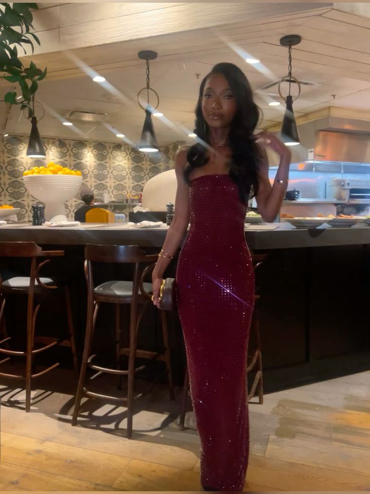 Robe de bal longue fourreau sexy sans bretelles bordeaux à sequins pour femmes noires - Inspiration robes de soirée formelles N177