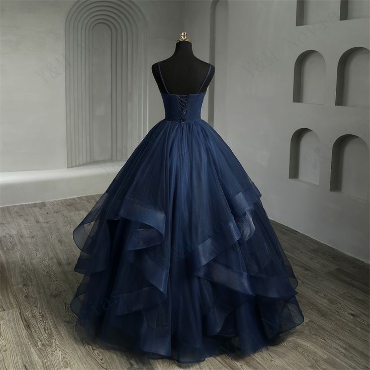 Nouvelle robe de quinceañera bohème bleu marine à volants, col en V et fines bretelles, robe de bal sexy et simple AB688