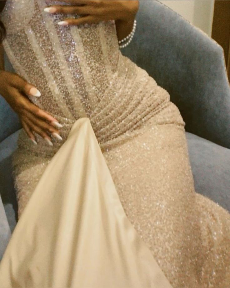 Glitzernde Abschlussballkleider für die Oberstufe: Inspiration für High Schools – Meerjungfrauen-Stil, champagnerfarbenes Paillettenkleid, langes, halbformelles Abschlussballkleid für Teenager (AB2011)