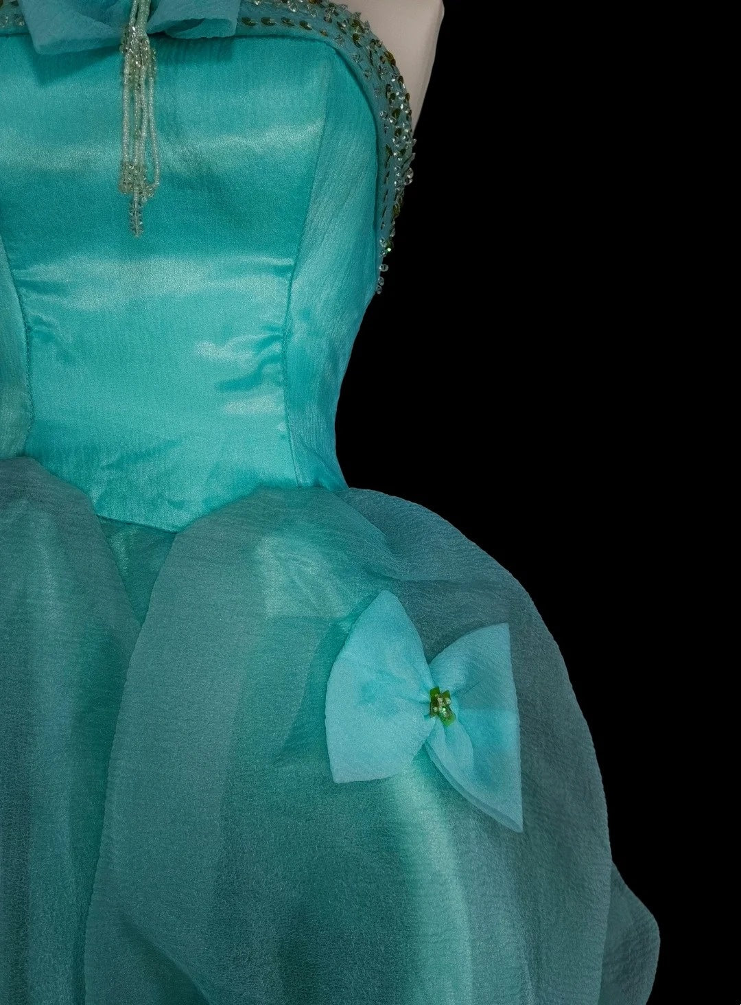 Einzigartiges trägerloses Ballkleid aus grünem Tüll im Stil der 2000er Jahre – Inspiration für Homecoming-Kleider (kurz) N1367