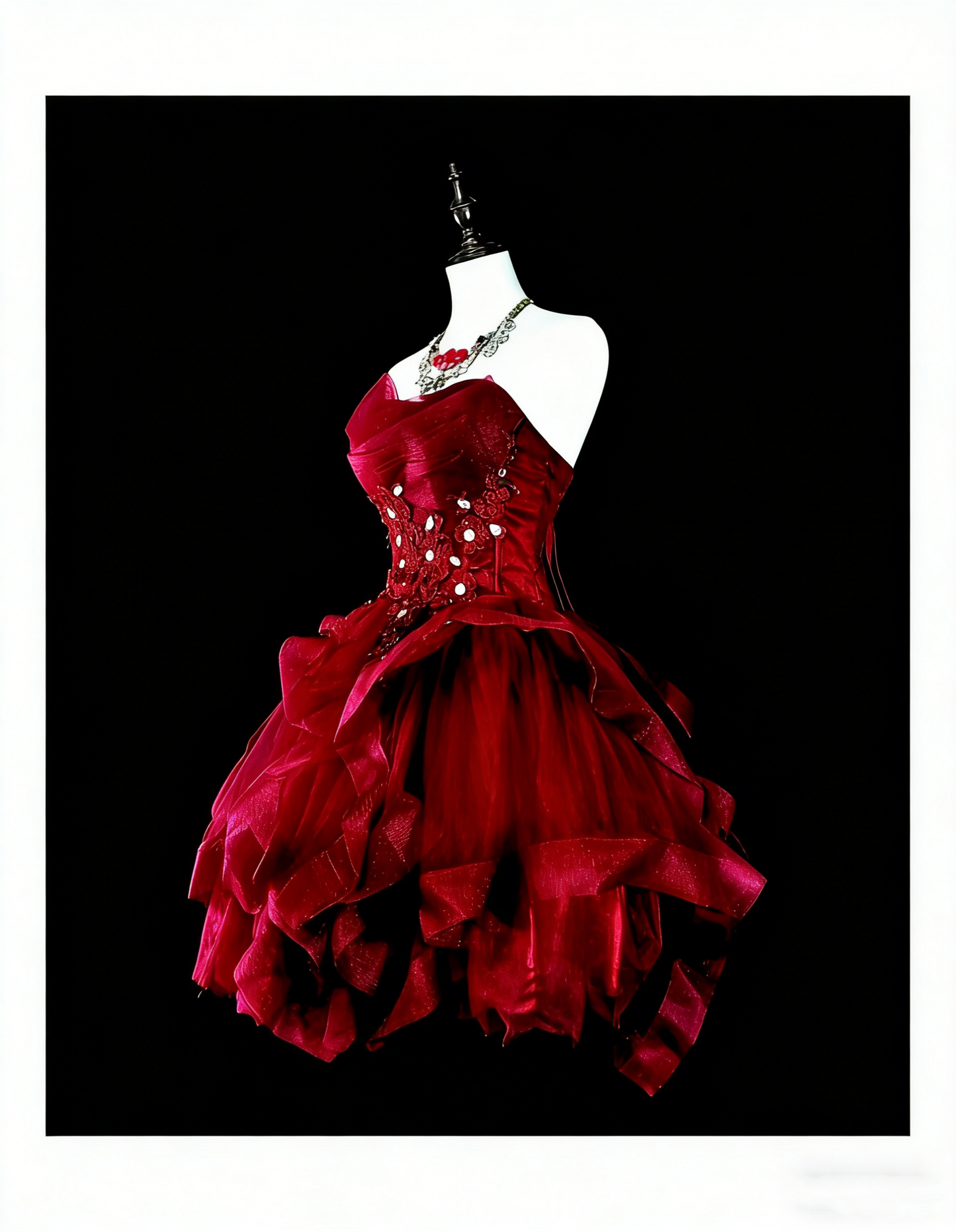Jolie Robe de Bal Bustier en Tulle Bordeaux avec Appliques Courte Mini Robe de Soirée N2387