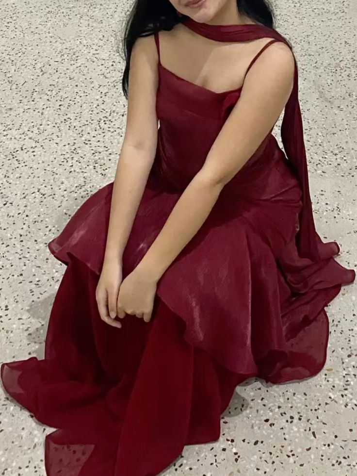 Einfaches, trägerloses, burgunderrotes Organza-Abendkleid in A-Linie mit Schal, ideal als Hochzeitsgastkleid oder Partykleid N286