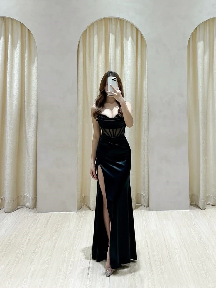 Elegantes, schlichtes Ballkleid für die Oberstufe: Meerjungfrauen-Schnitt mit Spaghettiträgern, schwarz, mit Schlitz, halbformell, für Teenager AB2116