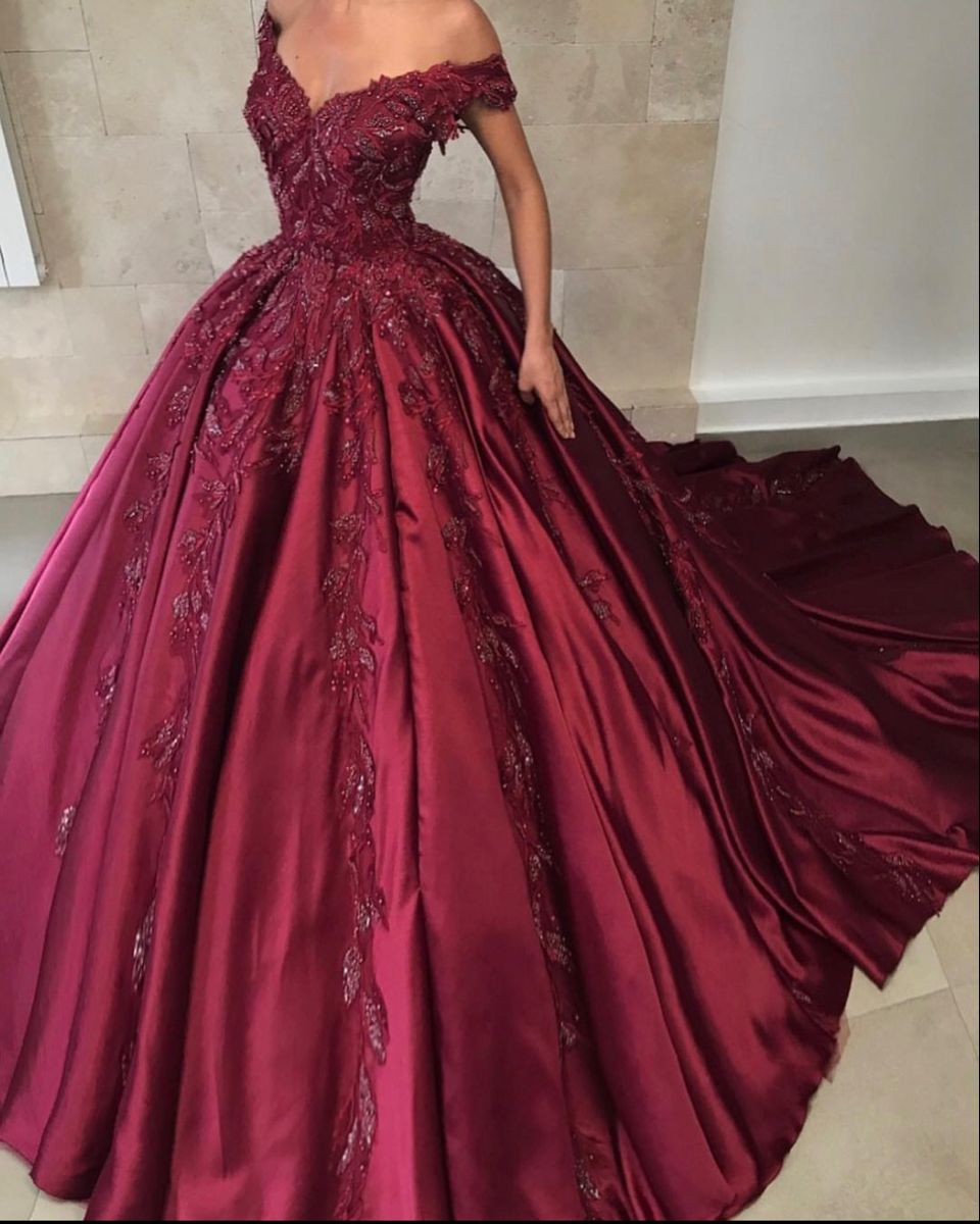 Ball Gown Off The Shoulder Burgundy Satin Quinceanera Dress Appliques Birthday Outfits Sweet 15 16 Birthday Gown AB1091