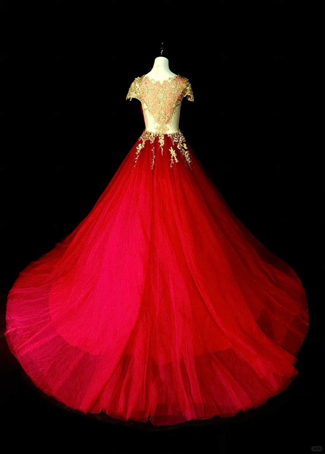 Elegantes Ballkleid mit U-Boot-Ausschnitt, roter Tüll, goldene Spitze, langes formelles Outfit für College, Abschlussball und Schulabschluss für Teenager N1375