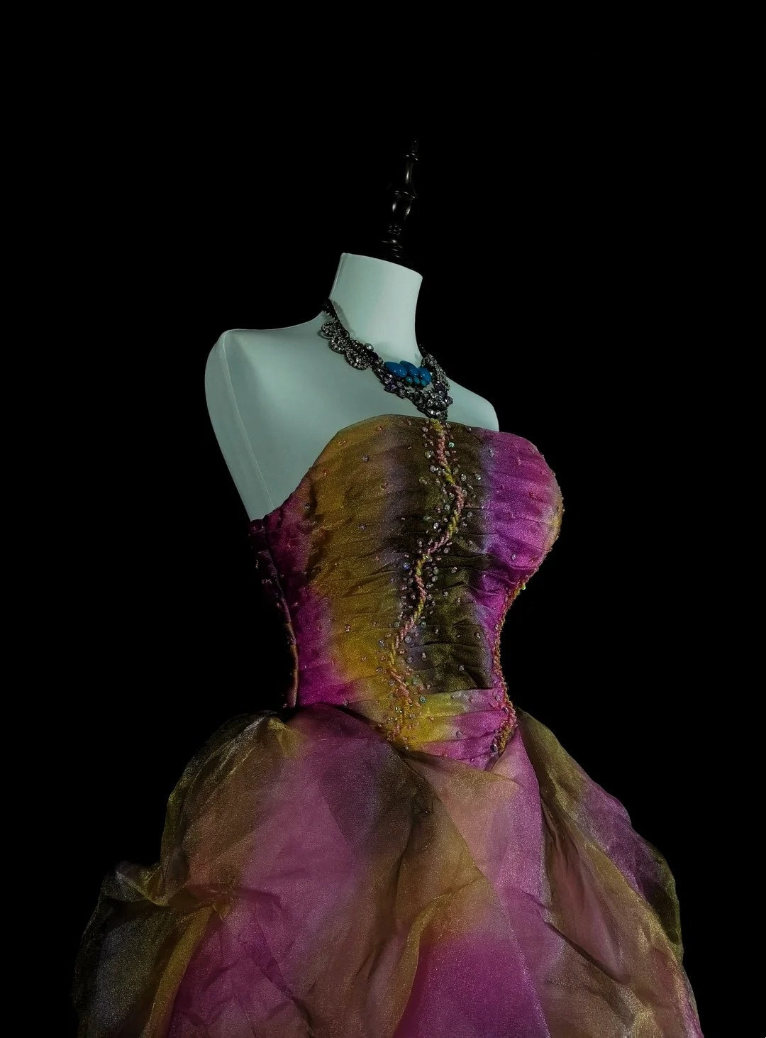 Niedliches, trägerloses, ärmelloses Ballkleid aus Tüll, langes, formelles Abendkleid N1419