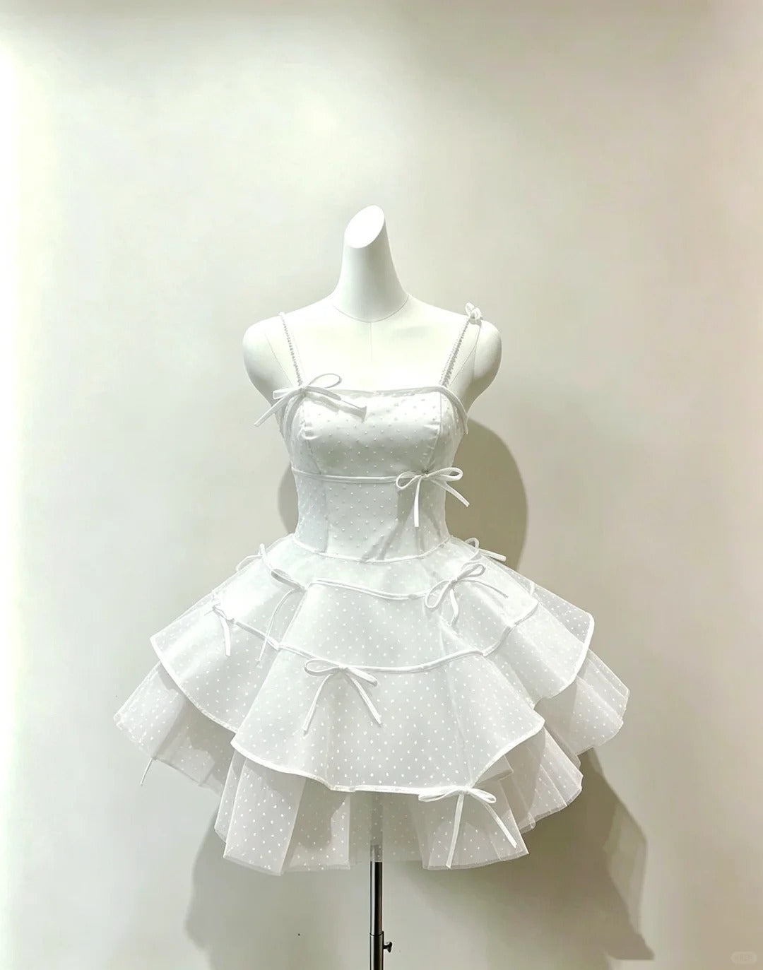 Unique Ball Gown Spaghetti Strap White Polka Dots Short Freshman Graduation Dresses Inspo Senior Homecoming Outfits RB4898