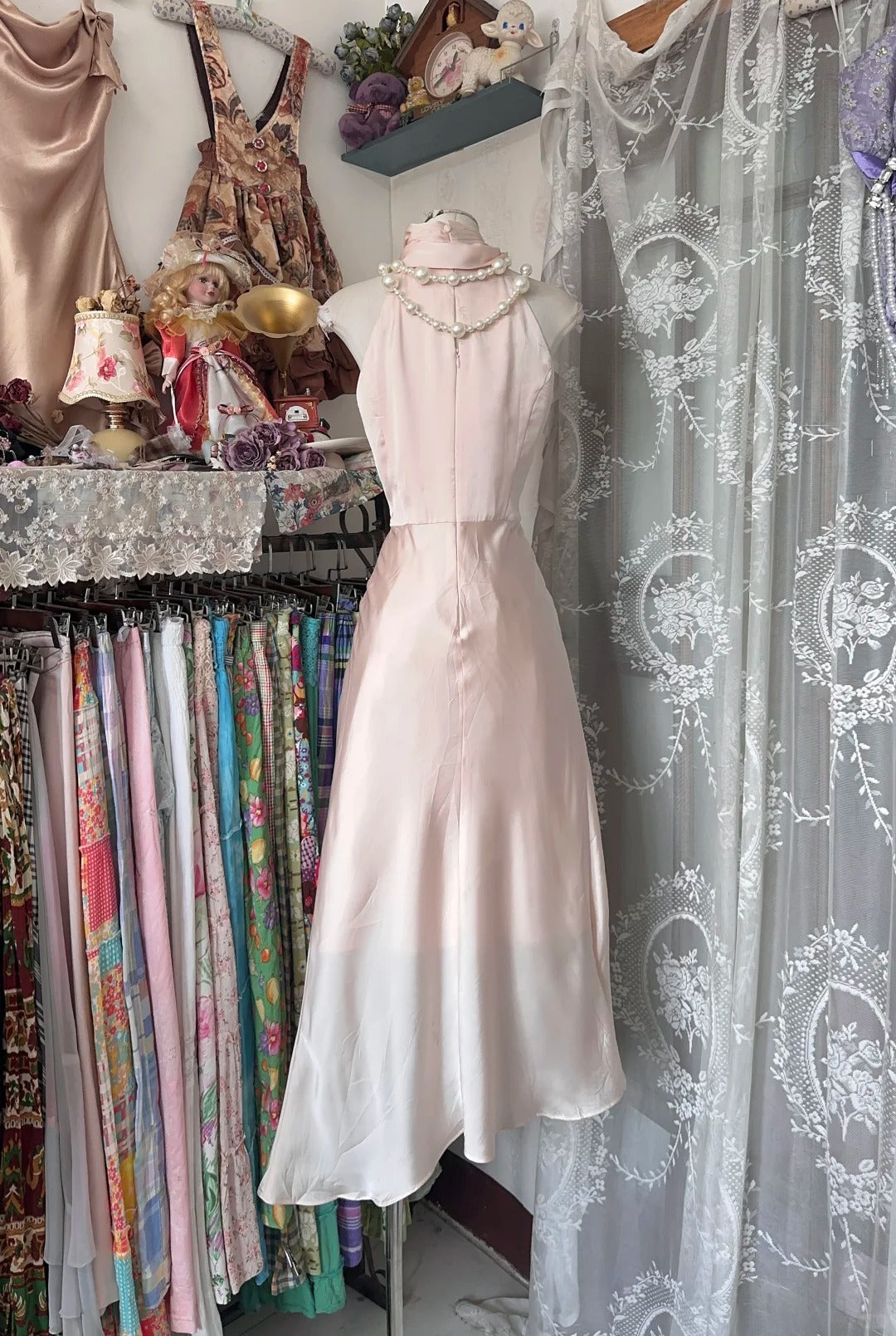 Elegantes, ärmelloses, hochgeschlossenes A-Linien-Abendkleid aus rosa Chiffon, Modell N1286