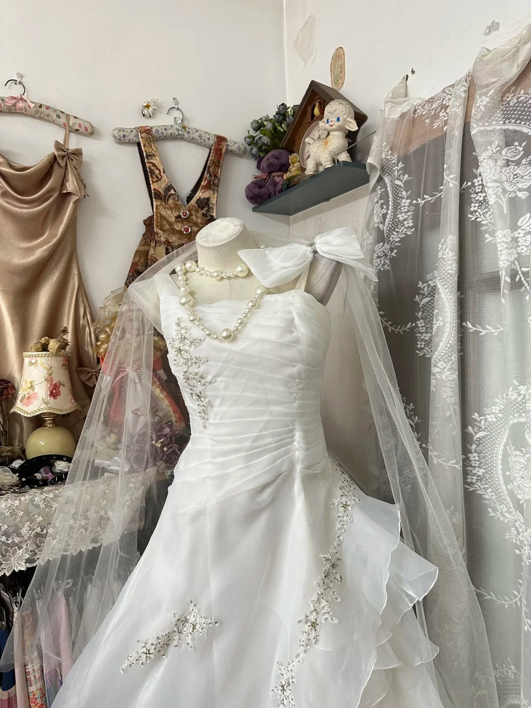 Elegante Abschlussballkleider Ballkleid Weiß Stufenröcke Ärmellos Lange Formelle Abendkleider N3772