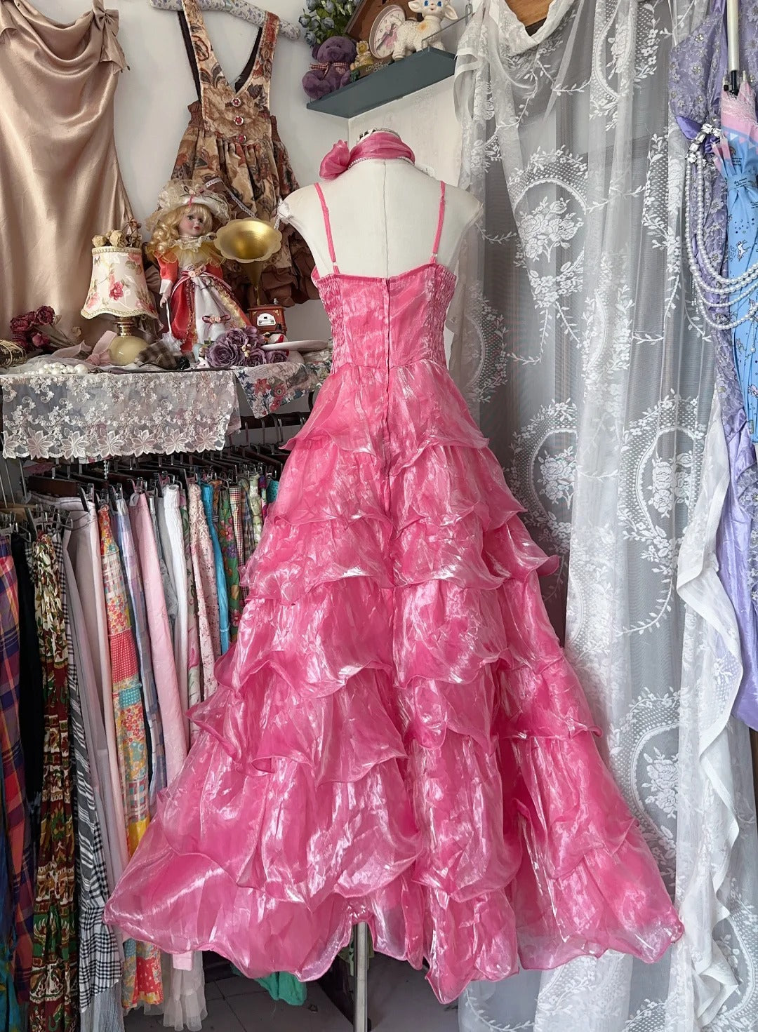 Elegante Ballkleider Neckholder Pink Organza mit Lagen, langes formelles Abendkleid N3724