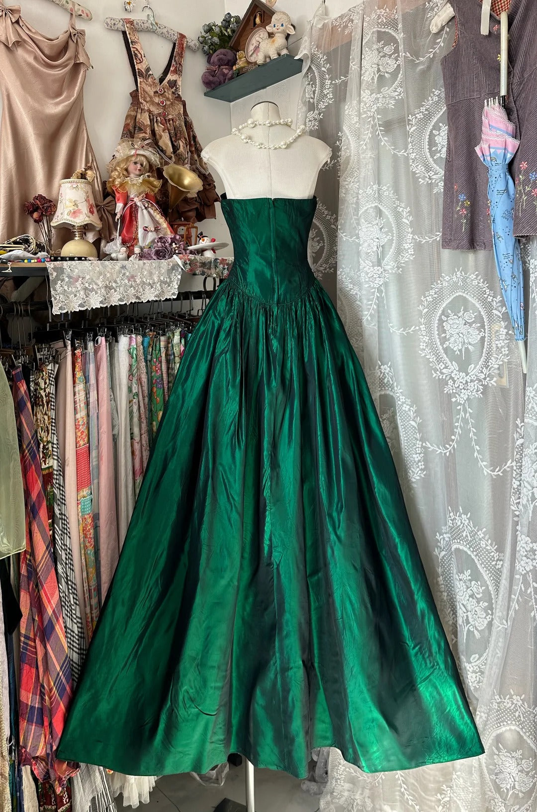 Elegantes Ballkleid mit Herzausschnitt, dunkelgrün, Satin, ärmellos, für den Abschlussball, langes formelles Kleid für die High School, N1265