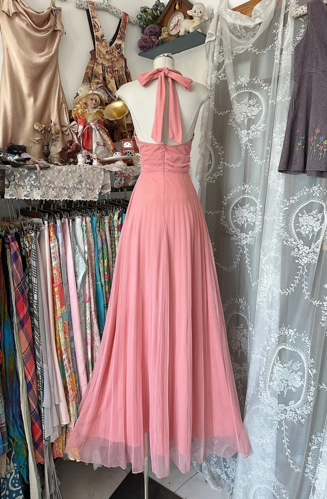 Robe de bal de fin d'année élégante, coupe trapèze, dos nu, en mousseline rose sans manches, N1285