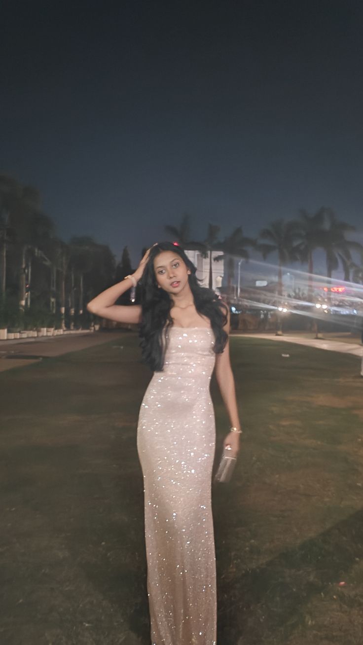 Funkelndes, langes Meerjungfrauen-Abendkleid mit Spaghettiträgern, rosa Pailletten und Falten, formelles Kleid für Partys oder den 20. Geburtstag (N423)
