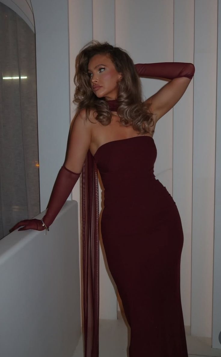 Elegantes, trägerloses Meerjungfrauen-Abendkleid aus burgunderrotem Satin mit Schal, perfekt für Abschlussball, Geburtstagsfeier oder andere Anlässe (N430)