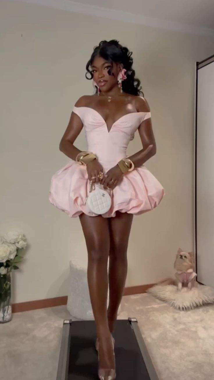 Süßes Ballkleid schulterfrei Rosa Mini-Abschlusskleider Kurz für die 8. Klasse High School Abschlussball RB3403