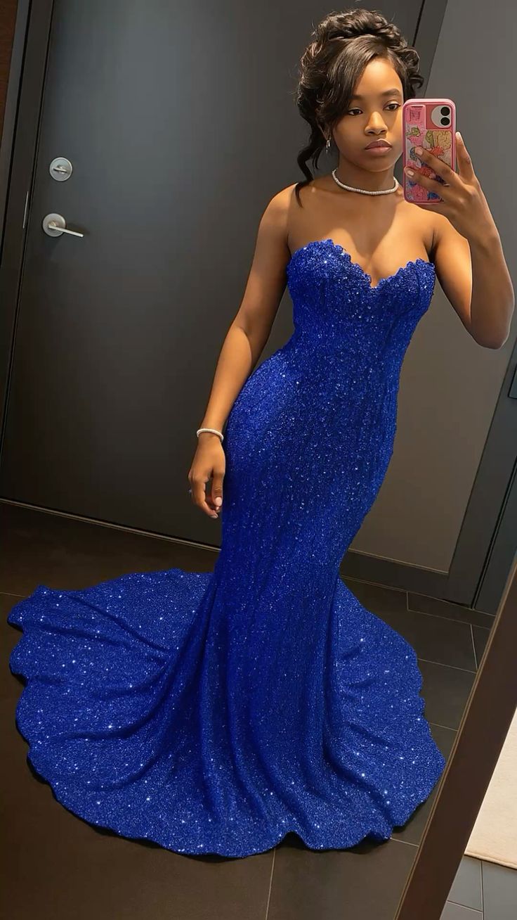 Elegantes Meerjungfrauen-Kleid mit herzförmigem Ausschnitt, königsblauen Pailletten und schwarzem Stoff, langes formelles Ballkleid, 22. Geburtstagskleid AB1302