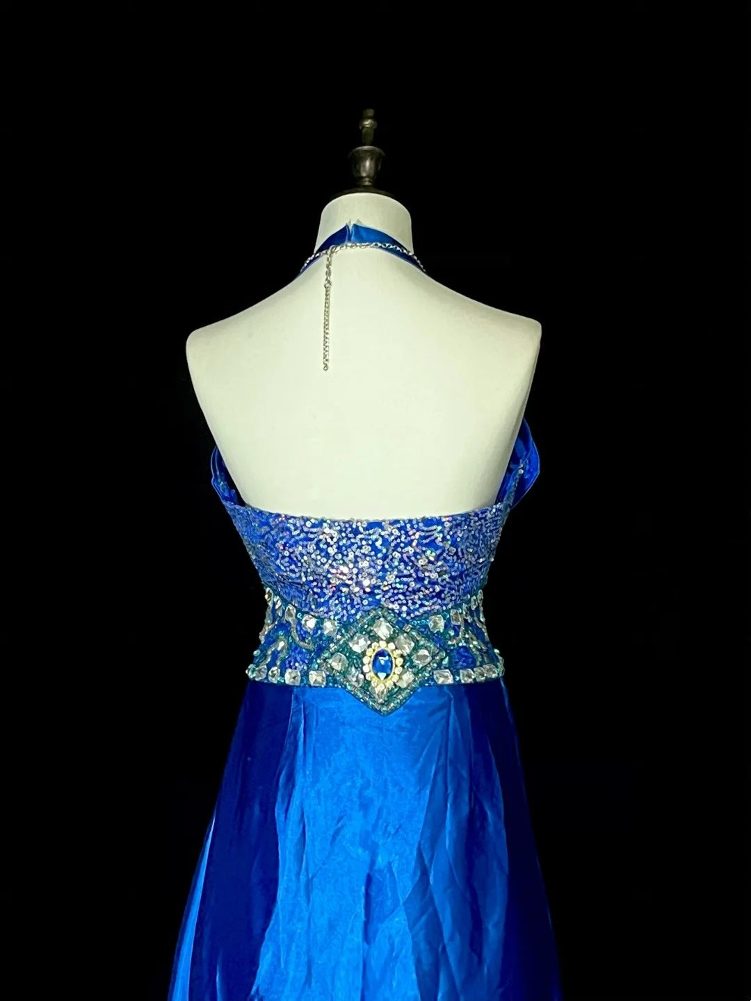Vintage A-Linien-Halterkleid aus königsblauem Satin im 80er-Jahre-Stil, ärmellos, langes formelles Abendkleid N1429
