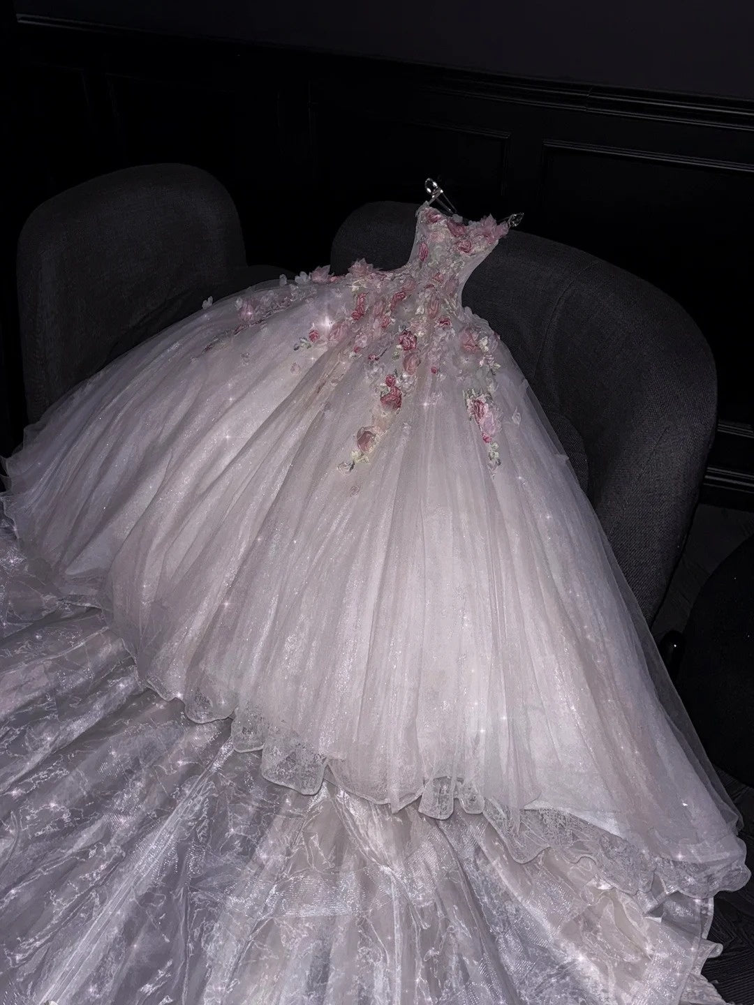 Prinzessinnen-Ballkleid, trägerlos, rosa, geblümter Tüll, langes formelles Abendkleid, formelles Kleid zum 18. Geburtstag, Ballkleid N736