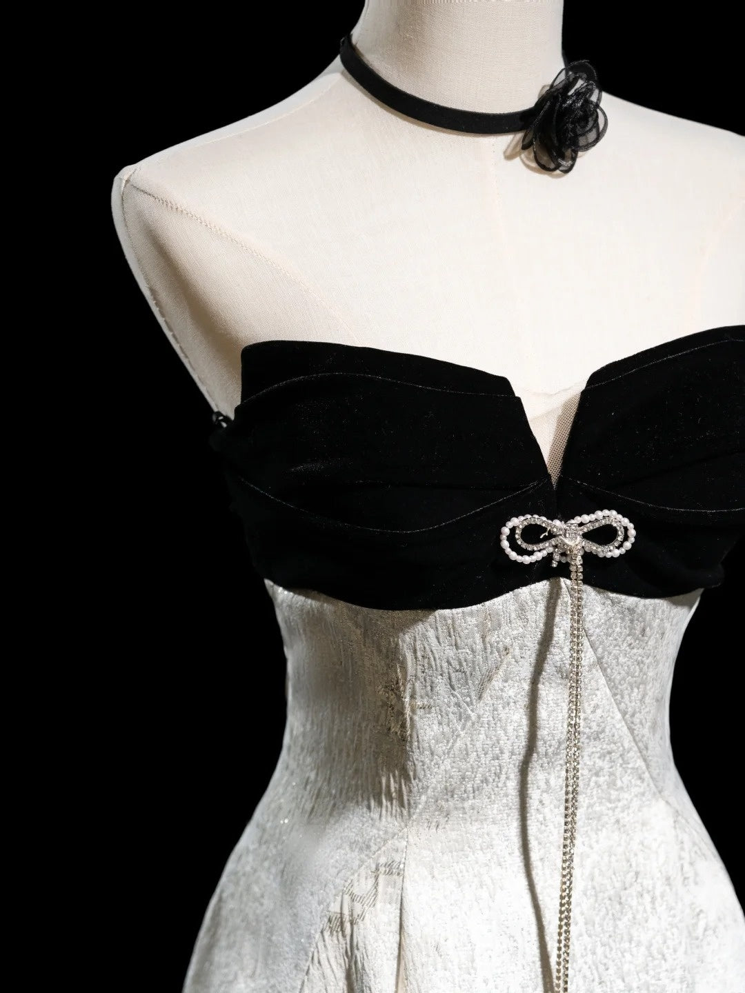 Elegantes, trägerloses, langes Abendkleid aus Satin mit A-Linien-Muster und Blumenmuster, bodenlang, formelles Abendkleid N274