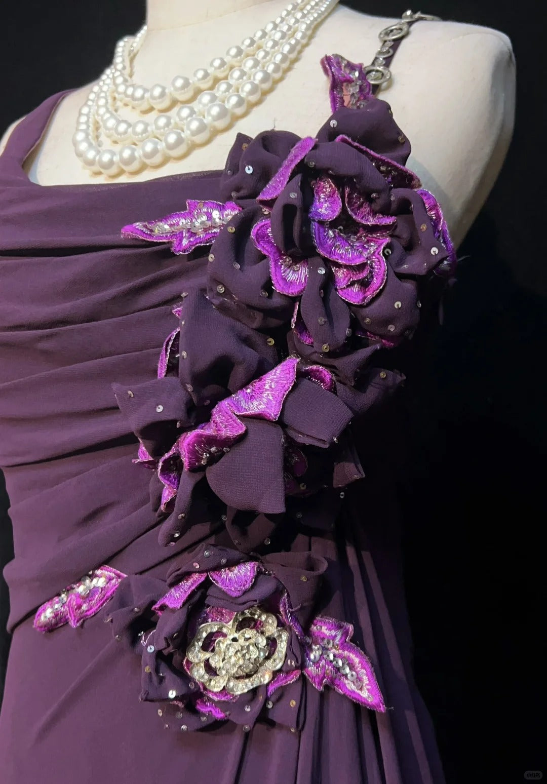 Elegante Ballkleider A-Linie Lila Chiffon Rüschen Bodenlang Formelle Abendoutfits N3488