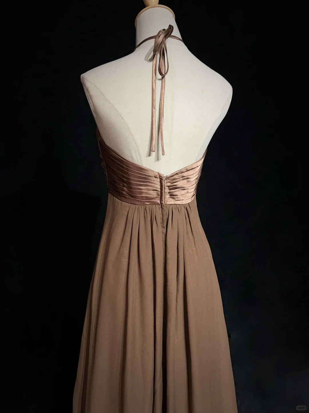 Vintage Prom Dresses A-Linie Neckholder Braun Ärmellos Chiffon 80er Jahre Langes Abendkleid N2759
