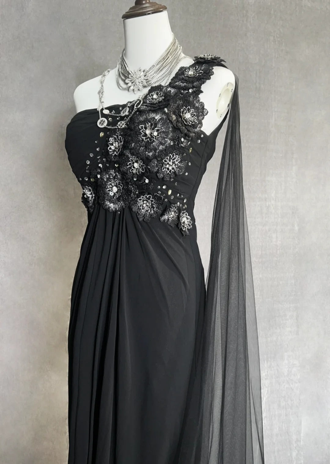 Elegante Abschlussballkleider Meerjungfrau One-Shoulder Black Tie Kleid mit Perlenbesatz Lange Formelle Abendgarderobe N3699