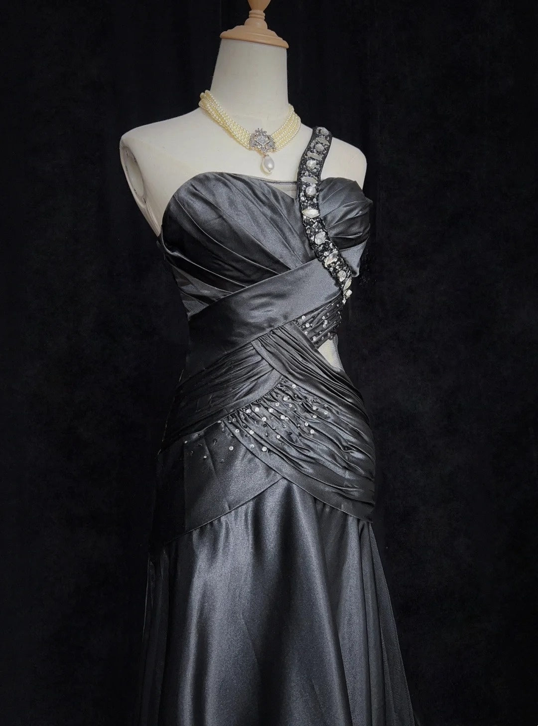 Vintage Abschlussballkleider 80er Meerjungfrau One Shoulder Black Tie Kleid mit Perlenstickerei Semi Formal Abendgarderobe N3636