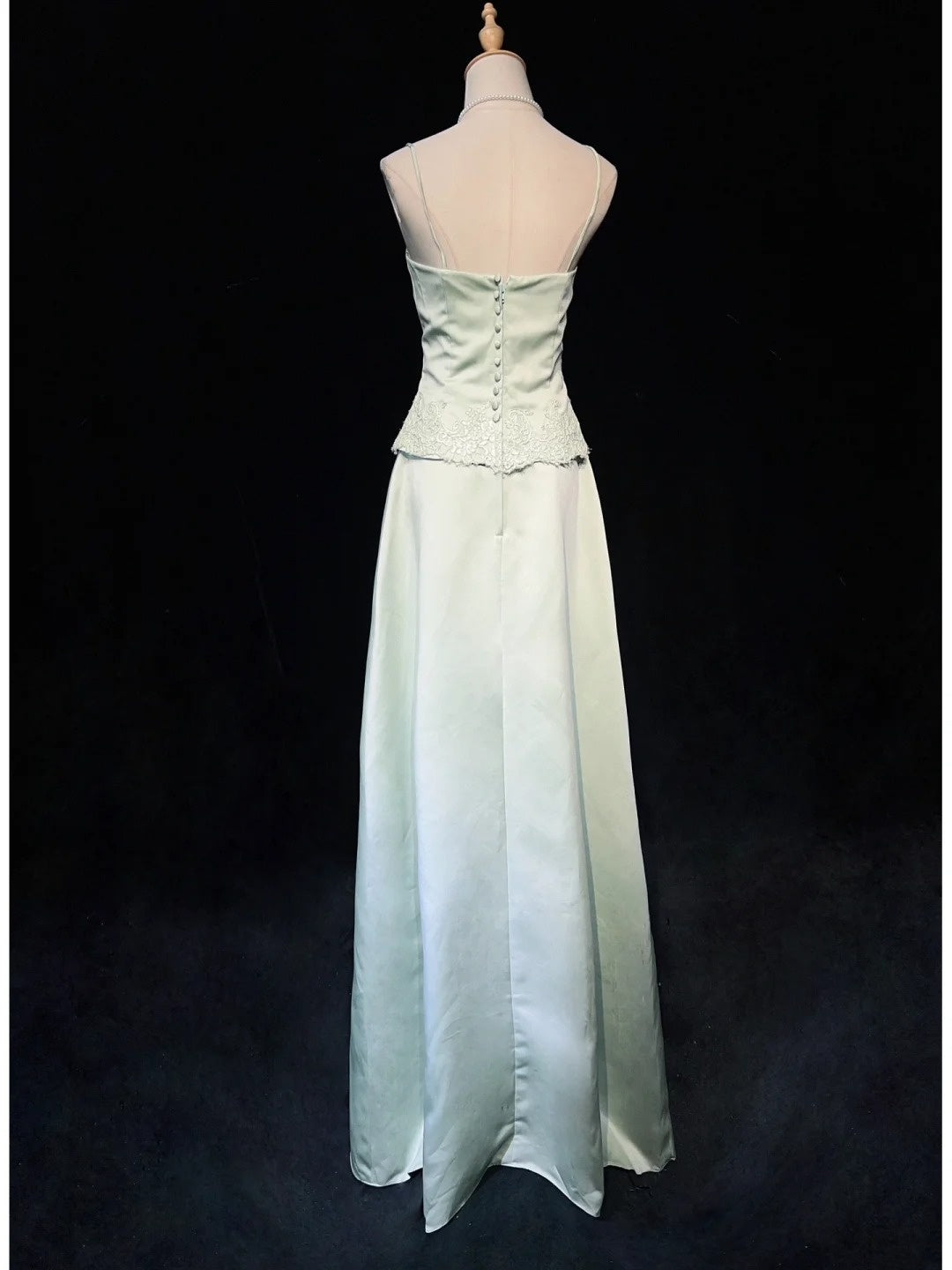 Robes de bal modestes d'inspiration ligne A licou en satin vert sauge clair avec dentelle pour femme robe de soirée N3225
