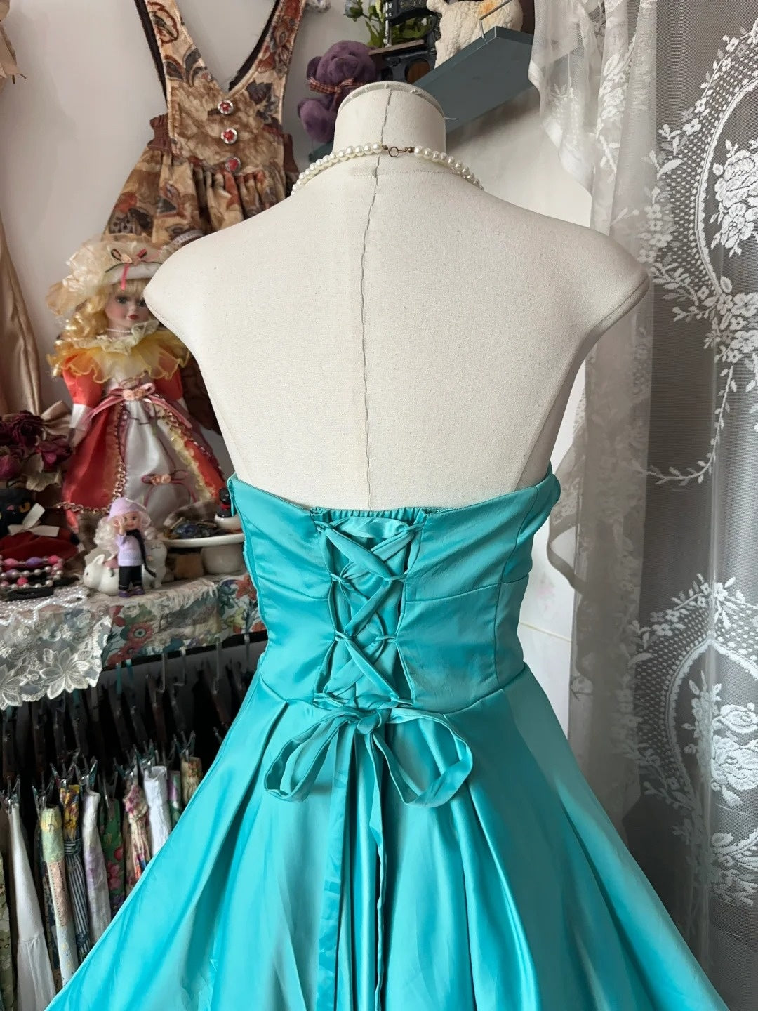 Einfaches, trägerloses, kurzes Ballkleid aus grünem Satin, kurzes Kleid für den 16. Geburtstag, Homecoming-Kleid für die Mittelschule, Cocktailkleid N656