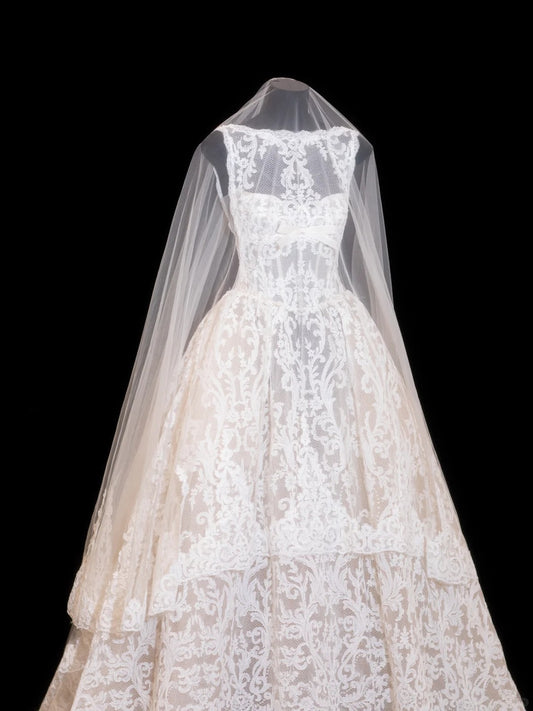 Robes de bal intemporelles en dentelle blanche avec voile de mariée en tulle, robes de mariée de jardin RB4322